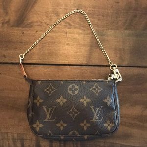 Louis Vuitton Accessory Pouch